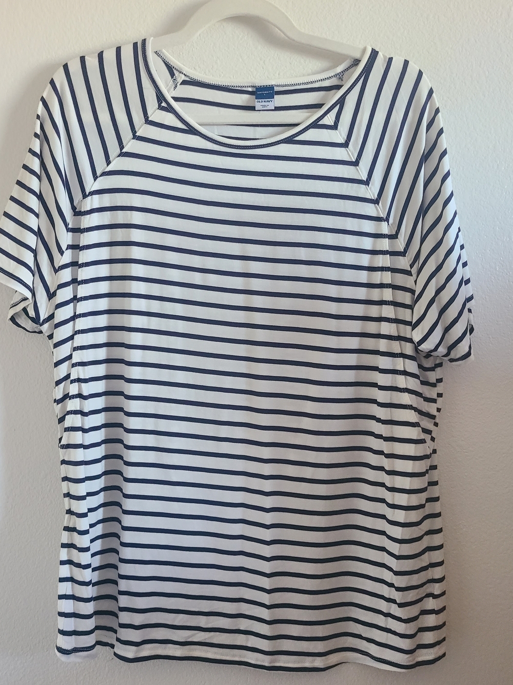 Old Navy Maternity White and Navy Striped Short Sleeve Tee